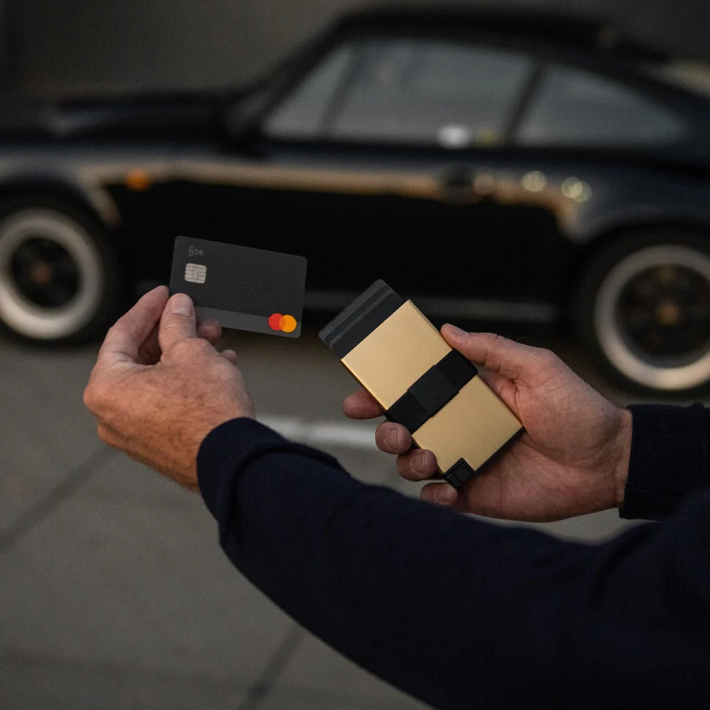 18K Gold Cardholder - Image 7